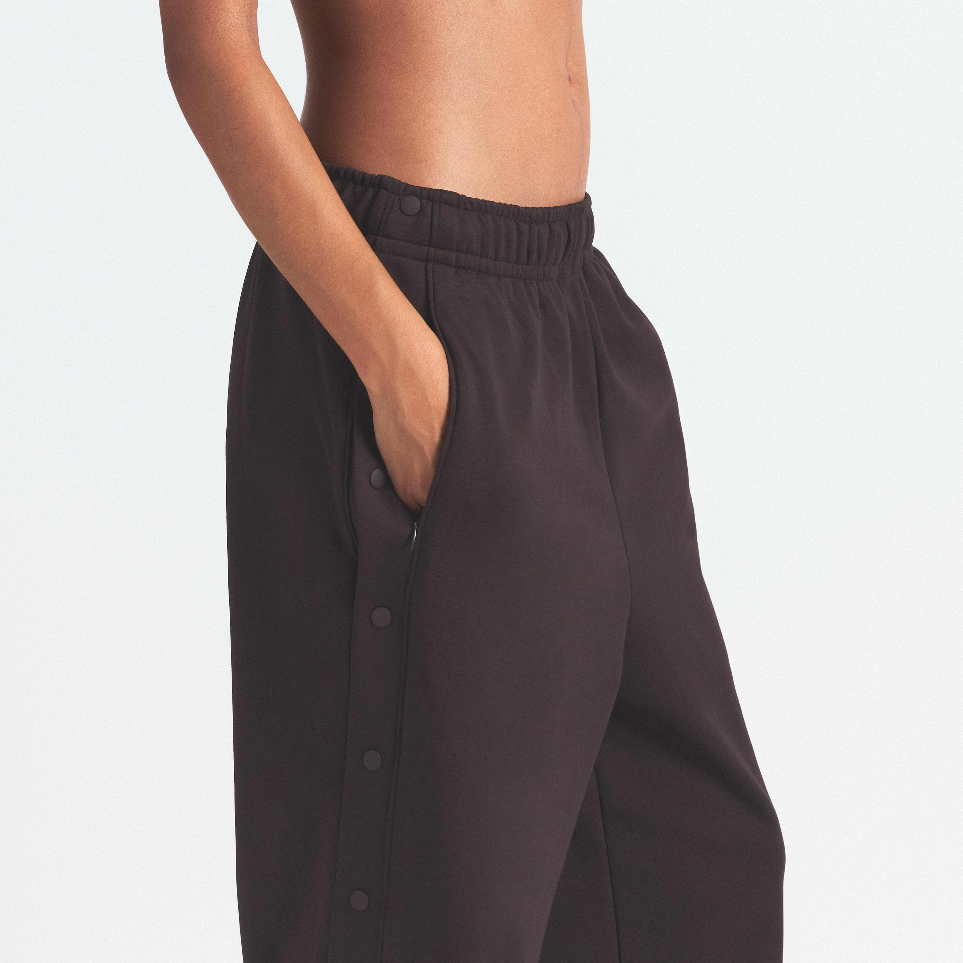 NikeSKIMS Matte Tricot Women's Side-Snap Pants | The Summit